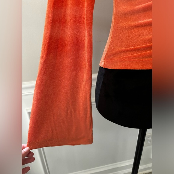 Women's Collar Button Down Ruched Long Sleeve Fitted Crop Top - Picture 4 of 10